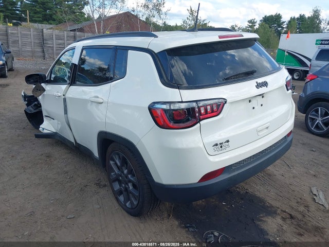 Jeep 2021 2021 3C4NJDEB9MT549497 Image 3