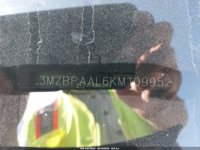3MZBPAAL6KM109952 Mazda py