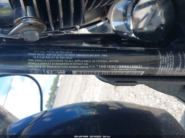 Harley-Davidson Street Glide 2019 1HD1KBC1XKB613067 Image 10