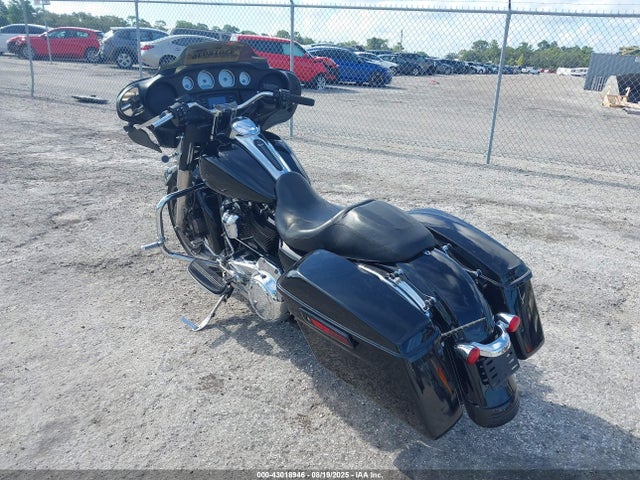 Harley-Davidson Street Glide 2019 1HD1KBC1XKB613067 Image 3