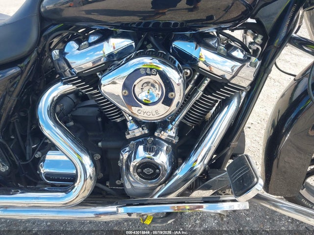 Harley-Davidson Street Glide 2019 1HD1KBC1XKB613067 Image 8