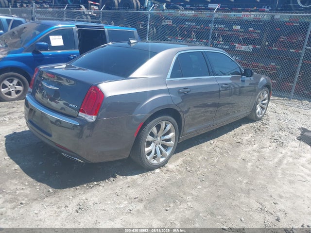 Chrysler 2019 2019 2C3CCAAG3KH542511 Image 4