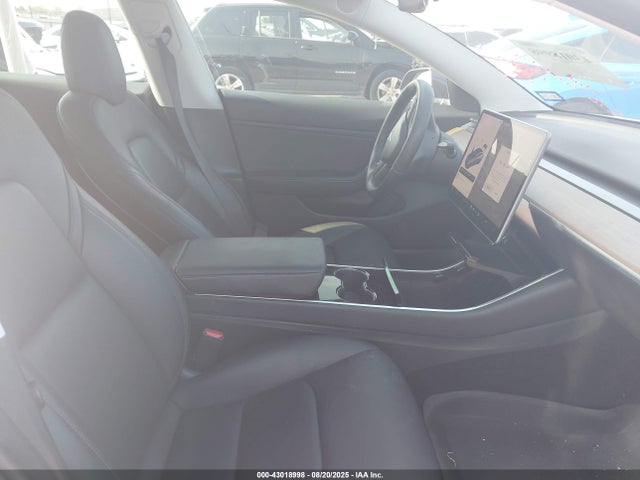 2019 TESLA MODEL 3 5YJ3E1EB5KF386174 Photo 4