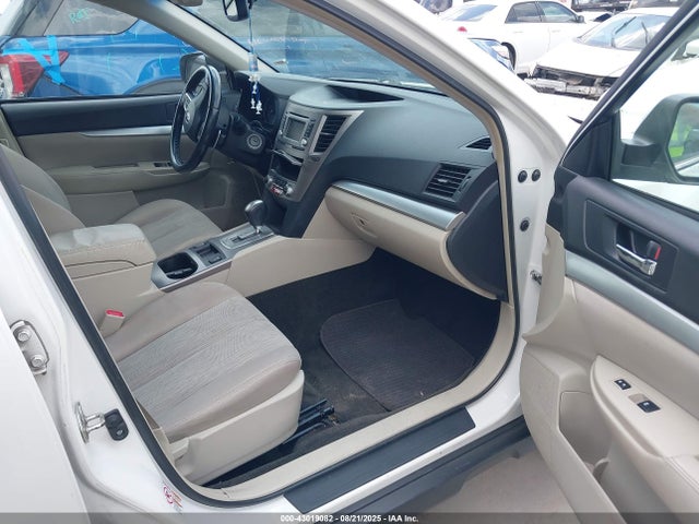 43019082 :رقم المزاد ، 4S4BRBDC8E3263823 vin ، 2014 Subaru Outback 2.5i Premium مزاد بيع