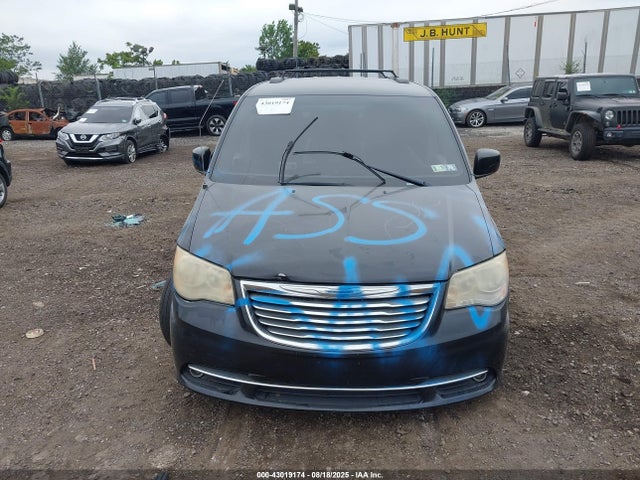 2C4RC1BGXGR297437 Chrysler Town and Country