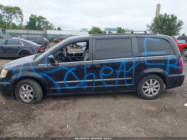 2C4RC1BGXGR297437 Chrysler Town and Country