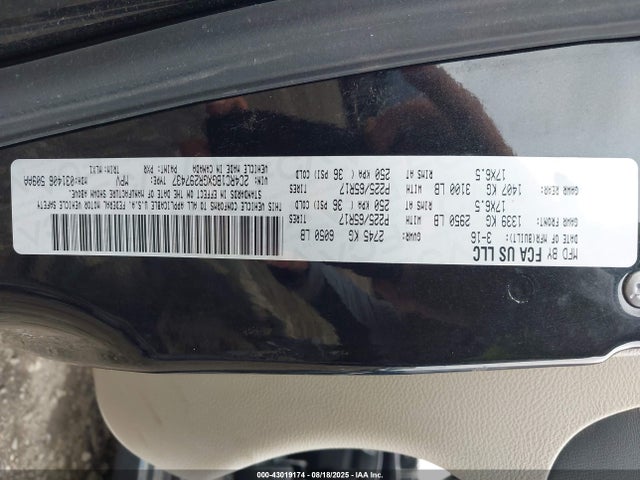 2C4RC1BGXGR297437 Chrysler Town and Country