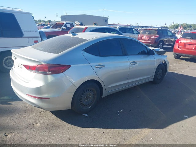 Hyundai 2017 2017 5NPD74LF1HH185842 Image 4