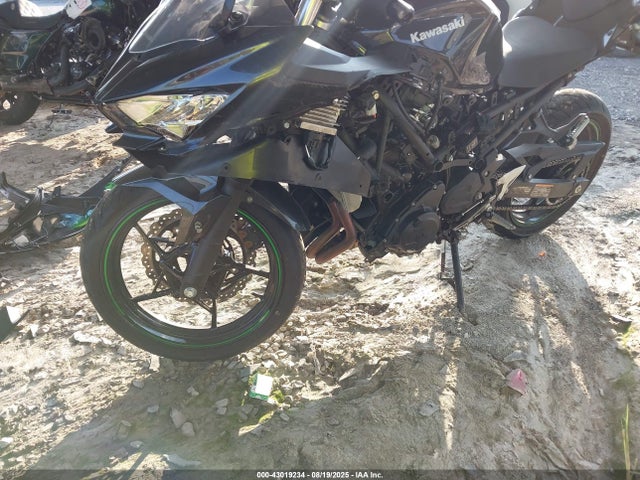 Kawasaki Ninja 400 2023 JKAEXKH14PDAN3486 Image 2