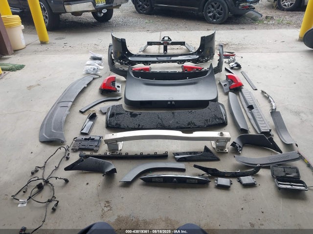 3GKALVEV9ML397783 GMC lyx