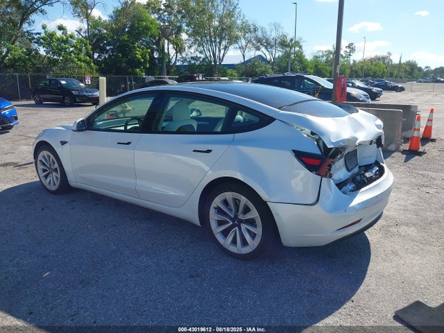 2022 TESLA MODEL 3 5YJ3E1EB1NF118856 Photo 2