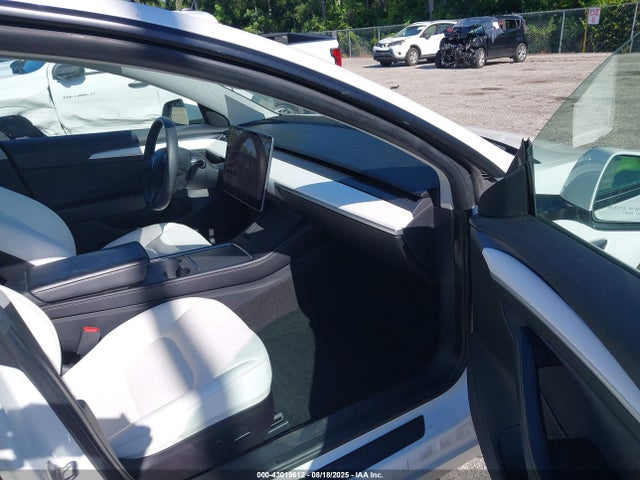 2022 TESLA MODEL 3 5YJ3E1EB1NF118856 Photo 4