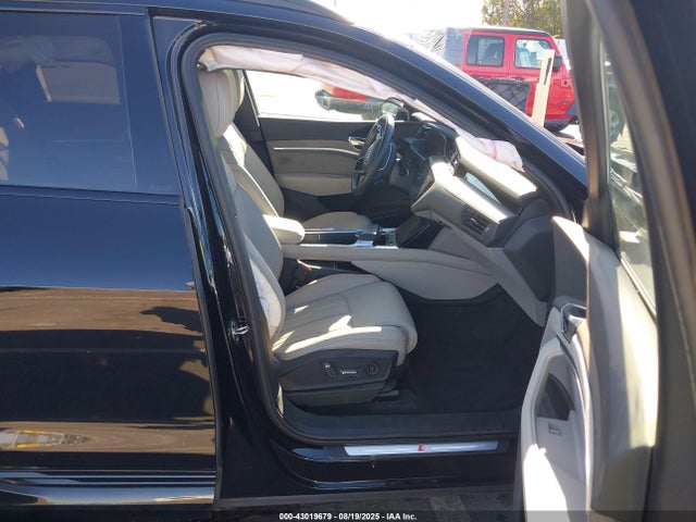 2024 AUDI Q8 E-TRON WA16AAGE5RB052752 Photo 4