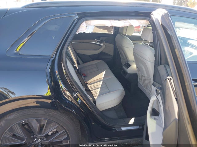 2024 AUDI Q8 E-TRON WA16AAGE5RB052752 Photo 7
