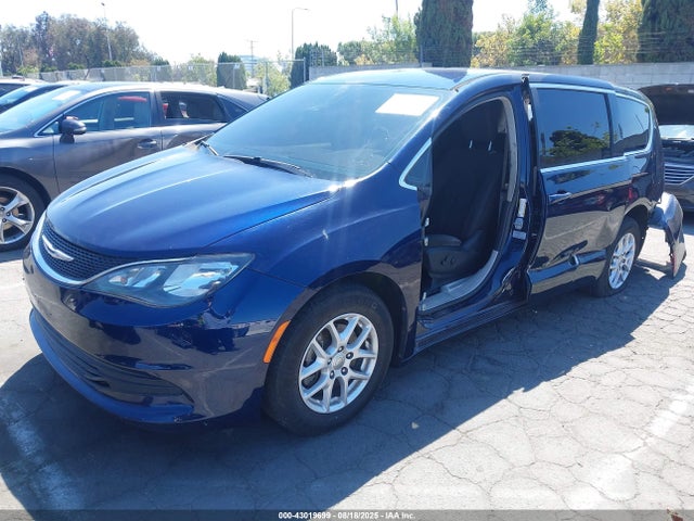 Chrysler 2017 2017 2C4RC1CG3HR609209 Image 2