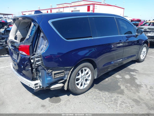 Chrysler 2017 2017 2C4RC1CG3HR609209 Image 4
