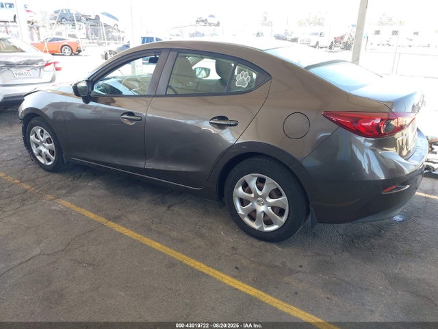 3MZBM1U74FM229858 Mazda pe
