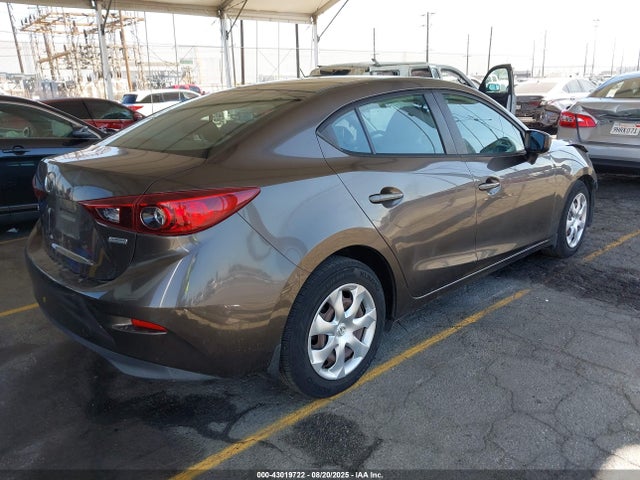 3MZBM1U74FM229858 Mazda pe