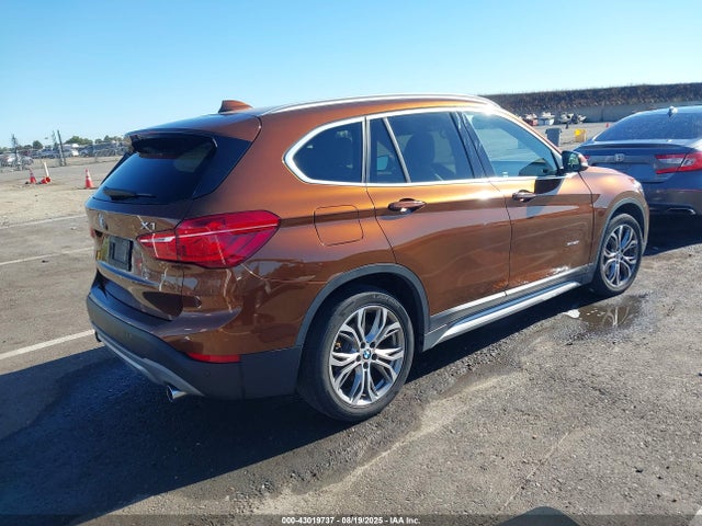 BMW X1 2016 WBXHT3C36GP884287 Image 4