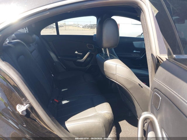 W1K5J4GB8MN180084 Mercedes-Benz m260