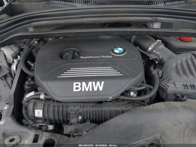 2016 BMW X1 WBXHT3C33GP880276 Photo 9