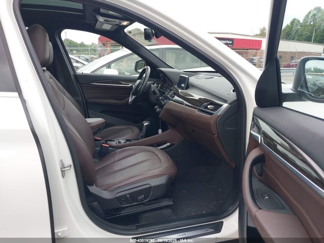 2016 BMW X1 WBXHT3C33GP880276 Photo 4