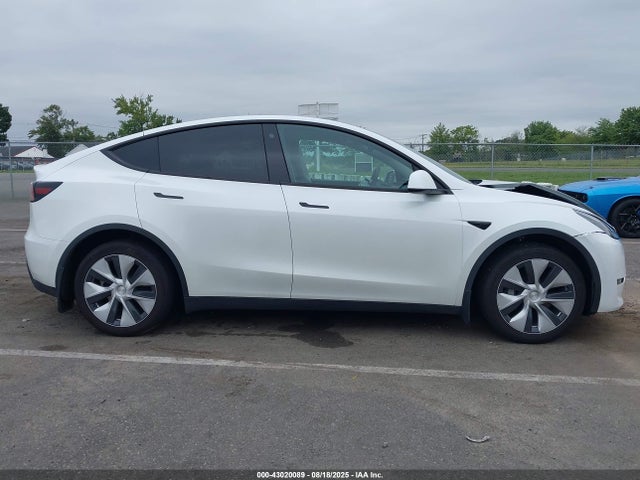 7SAYGDEE4PF759114 Tesla Model Y