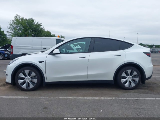 7SAYGDEE4PF759114 Tesla Model Y