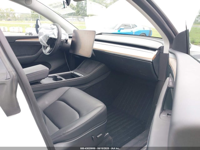 7SAYGDEE4PF759114 Tesla Model Y