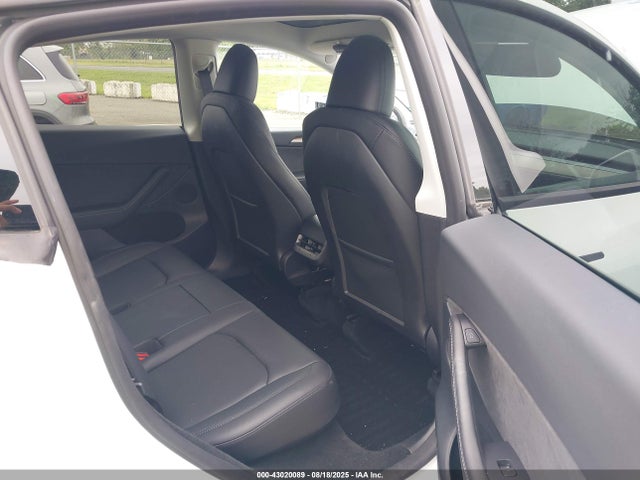 7SAYGDEE4PF759114 Tesla Model Y