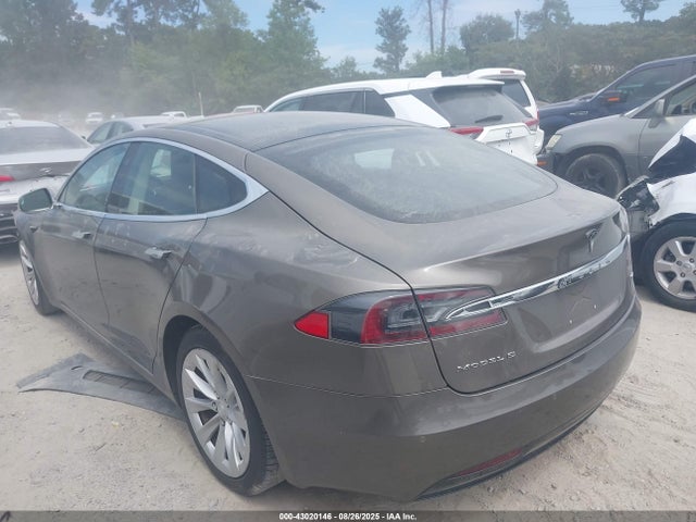 2016 TESLA MODEL S 5YJSA1E13GF166649 Photo 2