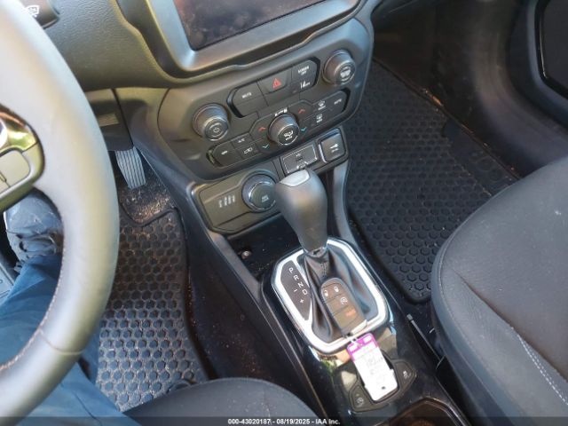 2022 JEEP RENEGADE ZACNJDE1XNPN53393 Photo 10