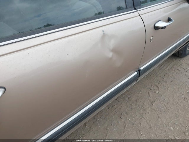 43020623 :رقم المزاد ، 1G4HR53L2NH557668 vin ، 1992 Buick Lesabre Limited مزاد بيع
