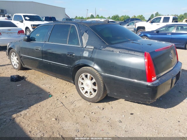 2010 CADILLAC DTS 1G6KA5EY0AU101361 Photo 2