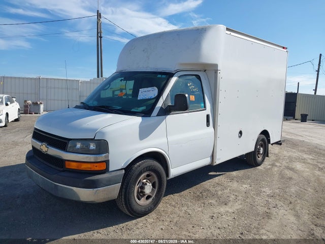 Chevrolet l20 2015 1GB0G2CF9F1132687 Image 2