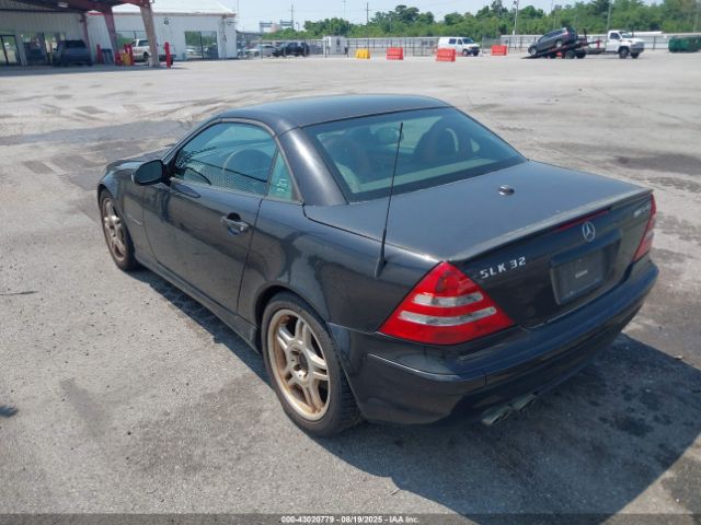 2002 MERCEDES-BENZ SLK 32 AMG WDBKK66F82F263661 Photo 2