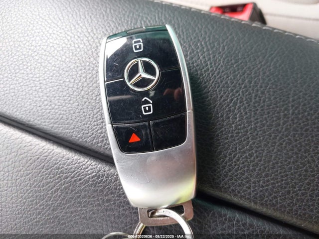 WDCYC6BJ9KX311837 Mercedes-Benz m157