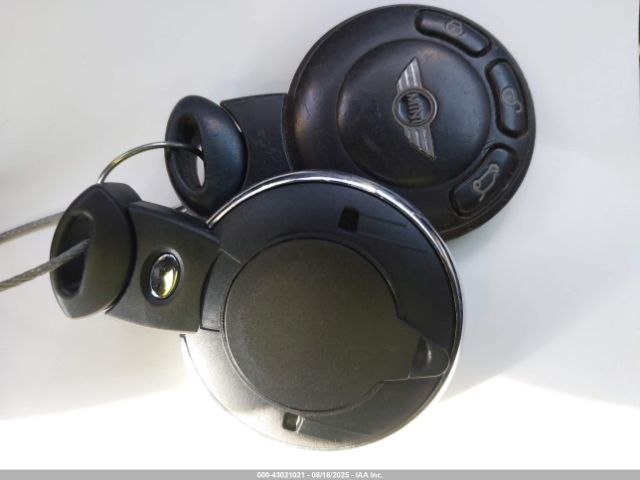 2010 MINI COOPER CLUBMAN WMWML3C53ATX37790 Photo 10