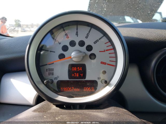 2010 MINI COOPER CLUBMAN WMWML3C53ATX37790 Photo 6