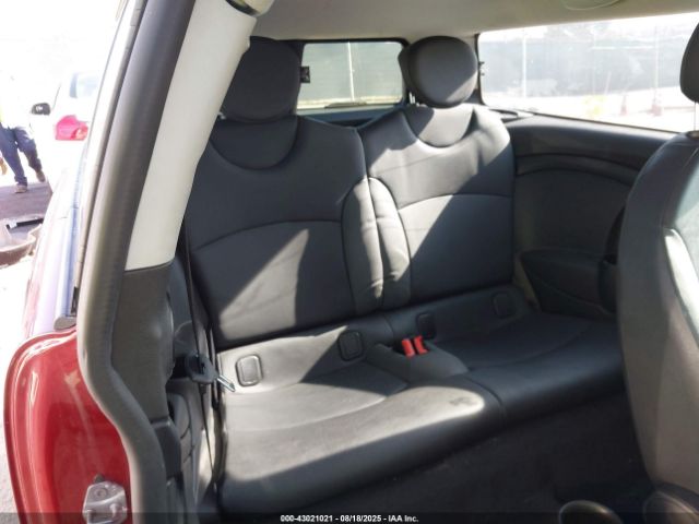 2010 MINI COOPER CLUBMAN WMWML3C53ATX37790 Photo 7