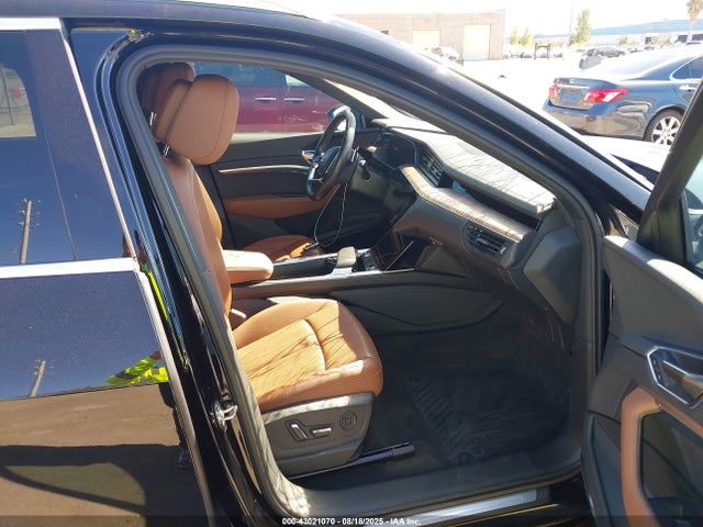 2019 AUDI E-TRON WA1LABGE4KB021247 Photo 4