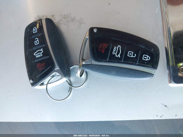 Hyundai 2015 2015 KMHGN4JF8FU061202 Image 11