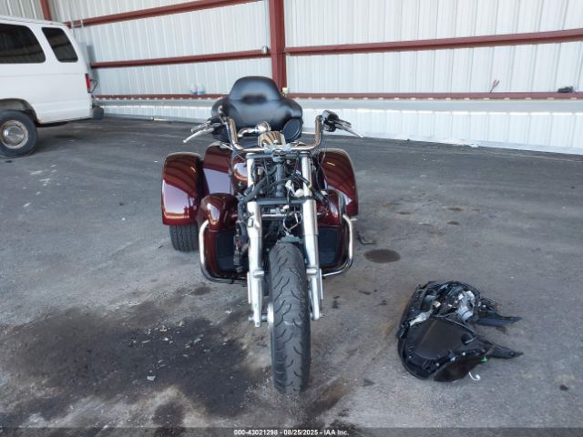 2019 HARLEY-DAVIDSON FLHTCUTG 1HD1MAF15KB854566 Photo 4