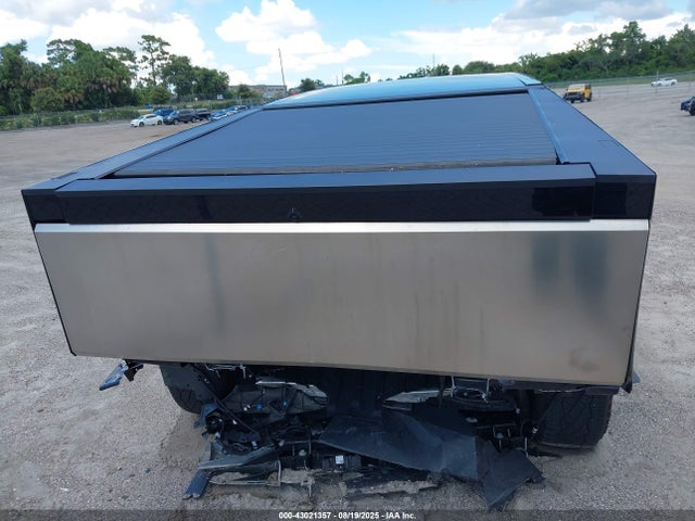 43021357 :رقم المزاد ، 7G2CEHED4RA025792 vin ، 2024 Tesla Cybertruck مزاد بيع