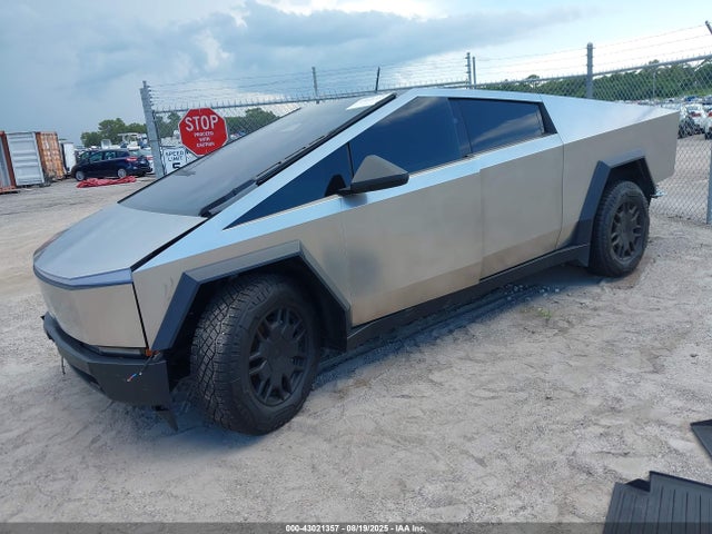 2024 TESLA CYBERTRUCK 7G2CEHED4RA025792 Photo 1