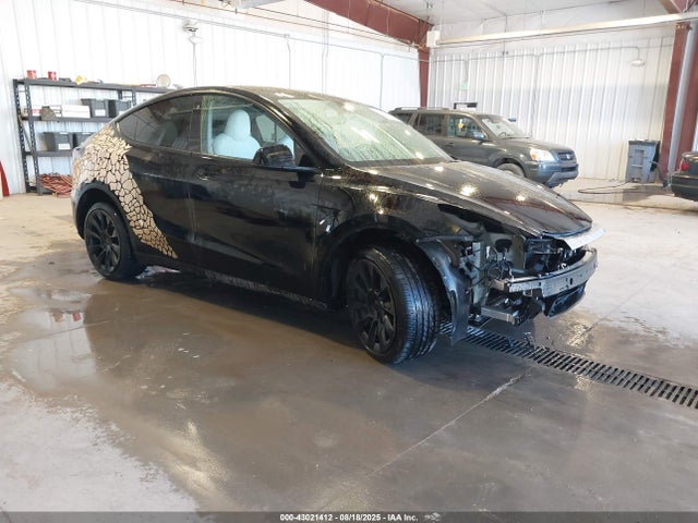 2023 TESLA MODEL Y 7SAYGDEE1PA105815 Photo 0
