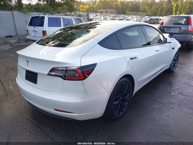 2022 TESLA MODEL 3 5YJ3E1EA1NF323603 Photo 3