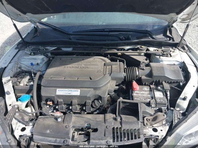 Honda j35y1 2014 1HGCR3F88EA042145 Image 10