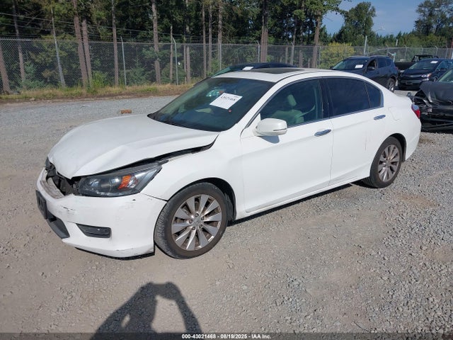 Honda j35y1 2014 1HGCR3F88EA042145 Image 2