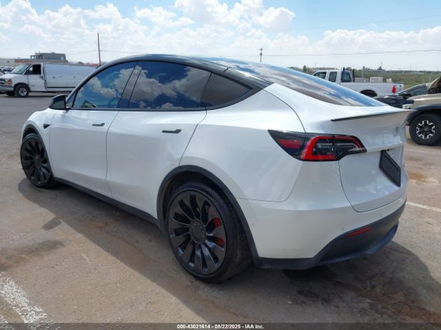 2021 TESLA MODEL Y 5YJYGDEF5MF124498 Photo 2